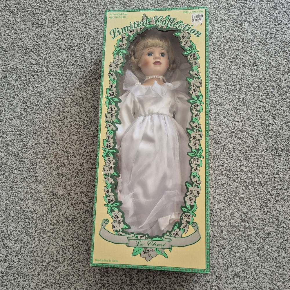 Le Cheri Limited Collection Genuine 21" Porcelain Doll New in Box (Tracie)